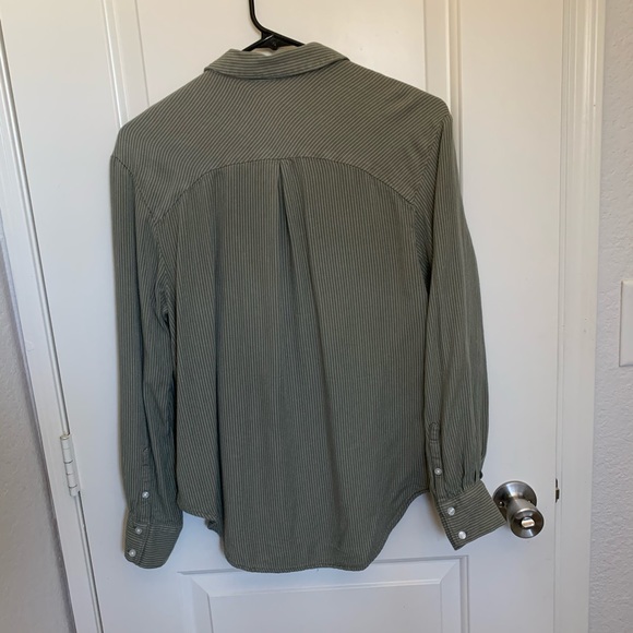 A New Day green pinstriped button down, size M - Picture 3 of 3